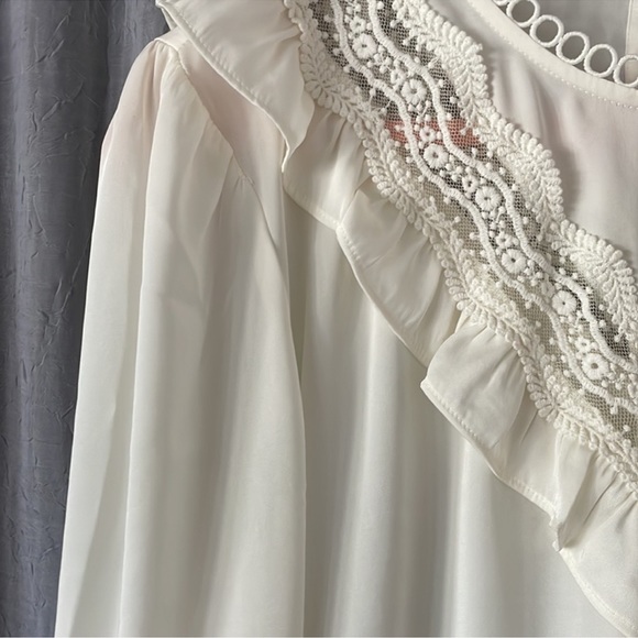 EXPRESS ivory lace neck blouse, size very feminine and pretty, size L - Picture 6 of 9